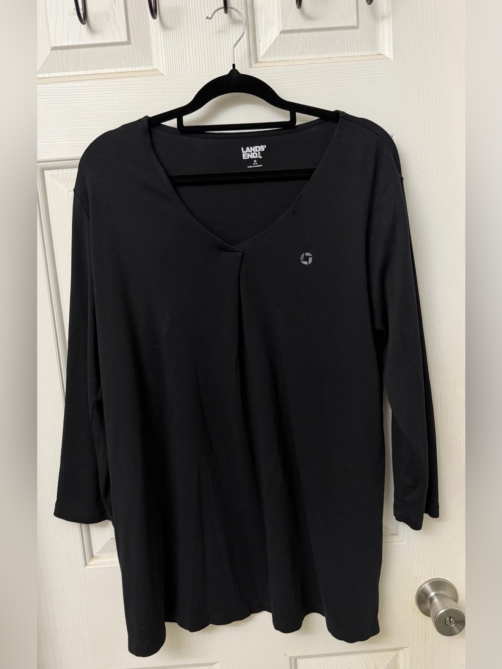 Chase Bank Lands' End Women's Black V-Neck Long SleeveTop